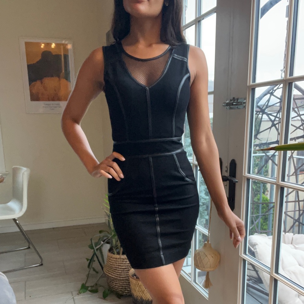 VINTAGE LADY DUTCH HIGH SOCIETY BODY-CON DRESS- Size 4